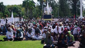 Maasa yang menolak Pergub Jinayah saat melakukan aksinya di depan kantor Gubernur Aceh. (Foto/Ani Randi)