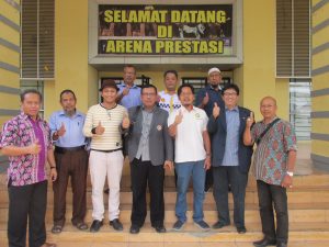 Utusan-PB-Percasi-bersama Pengprov-Percasi Aceh usai-verifikasi Gedung Serba Guna Stadion Harapan Bangsa Banda Aceh yang akan dijadikan-arena Kejurnas Catur 2018, Jumat (25/5/2018). (Foto/Istimewa)