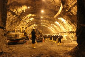 Terowongan utama, proyek pembangunan PLTA Peusangan, yang lebih banyak aktifitasnya dilakukan di bawah tanah, ketimbang di permukaan. (Foto/Fatma)