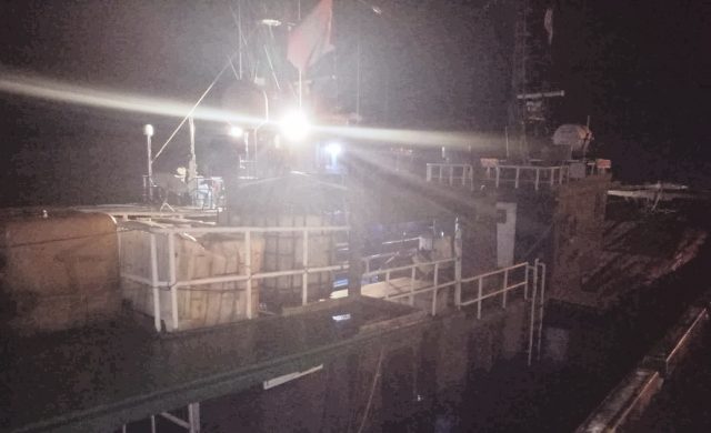 20181125_094358 Kapal KM Gurita GT 174 berbendera Mongolia yang diduga membawa rokok ilegal diamankan di Pelabuhan Kuala Langsa, Sabtu (24/11/2018). (Foto/dede)