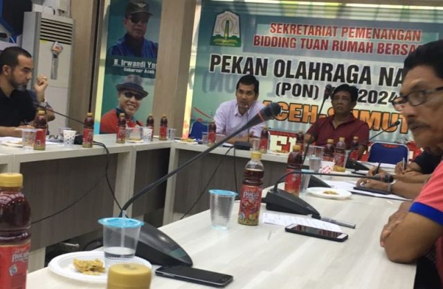 pon aceh Suasana rapat di kantor Sekber Pemenangan Bidding PON XXI, di Banda Aceh, Minggu (25/2). (Foto/Aldin Nl)