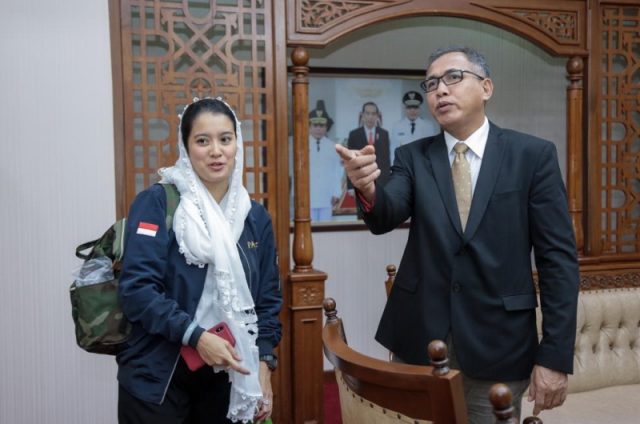 malahayati Wakil Gubernur Aceh Nova Iriansyah menerima kunjungan Ketua Umum Persatuan Artis Film Indonesia (Parfi), Marcella Zalianty, di Meuligoe Wakil Gubernur Aceh, Jumat malam (4/5/2018). (Foto/Ist)