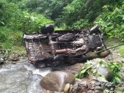 Mobil Pic-up jenis Grand Max yang membawa satu keluarga asal Kecamatan Tangse, terjatuh dalam jurang di Tangse., Pidie, Kamis (28/6/2018), menewaskan 1 orang.(Foto/Muhammad Riza)