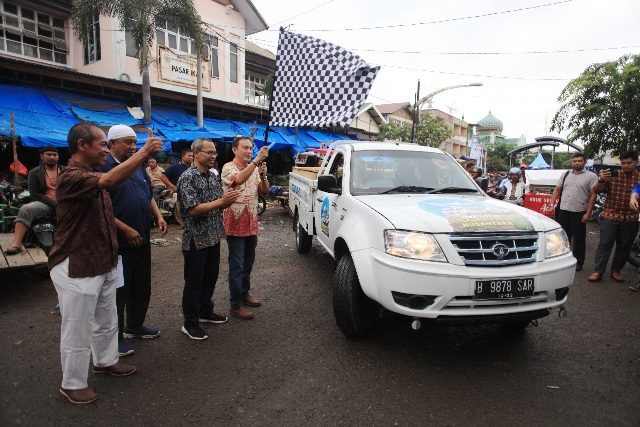 tata Pelepasan tim Tata Motors untuk mengeksplorasi pasar tradisional di Aceh, Jumat (20/7/2018). (Foto/Dani Randi)