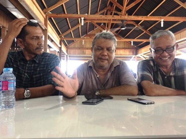kanda Perwakilan pengusaha Aceh, memberikan keterangan pers usai acara temu Kangen Pengusaha, Sabtu (15/9/2018), di Banda Aceh. (Foto//Hendro SK)