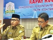 Plt Gubernur Nova Iriansyah didampingi Kepala Bappeda Aceh, Azhari Hasan di Banda Aceh, Senin (19/12/2018).(Foto/Ist)