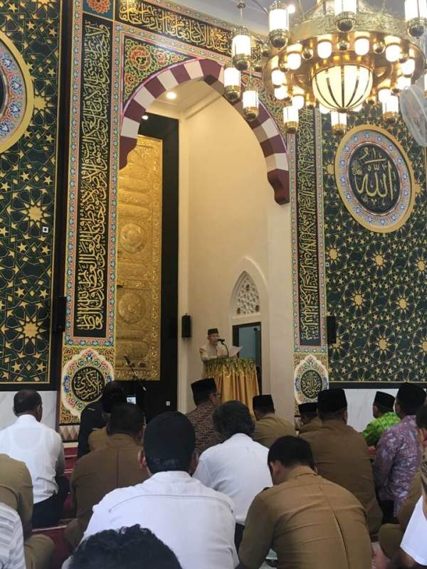 Acara peresmian Masjid Haji Keuchik Leumiek di Gampong Lamseupeung, Lueng Bata, Banda Aceh, Senin (28/1/2019). (Foto/Aldin NL)