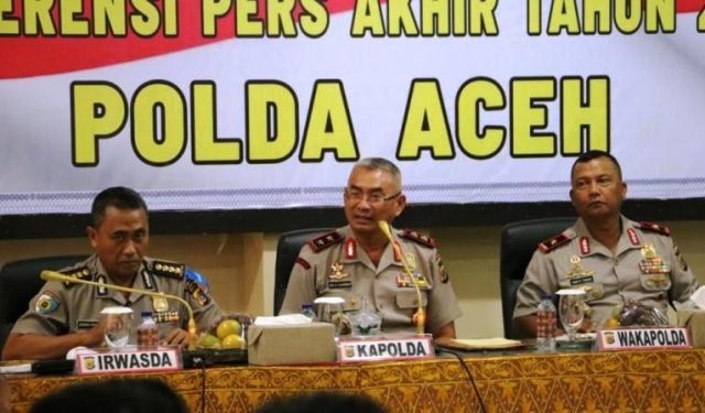 WhatsApp Image 2019-01-01 at 08.25.07 Kapolda Aceh, Irjen Pol Rio S Djambak, memberi keterangan pers di Mapolda, Senin (31/12/2018). (Foto/Gito Rolis)