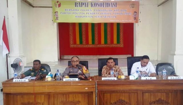 WhatsApp Image 2019-01-08 at 16.59.37(1) Panwaslih Aceh Selatan menggelar konsolidasi dengan Dandim, Kapolres, unsur KIP dan ketua partai.(Foto/Faisal)