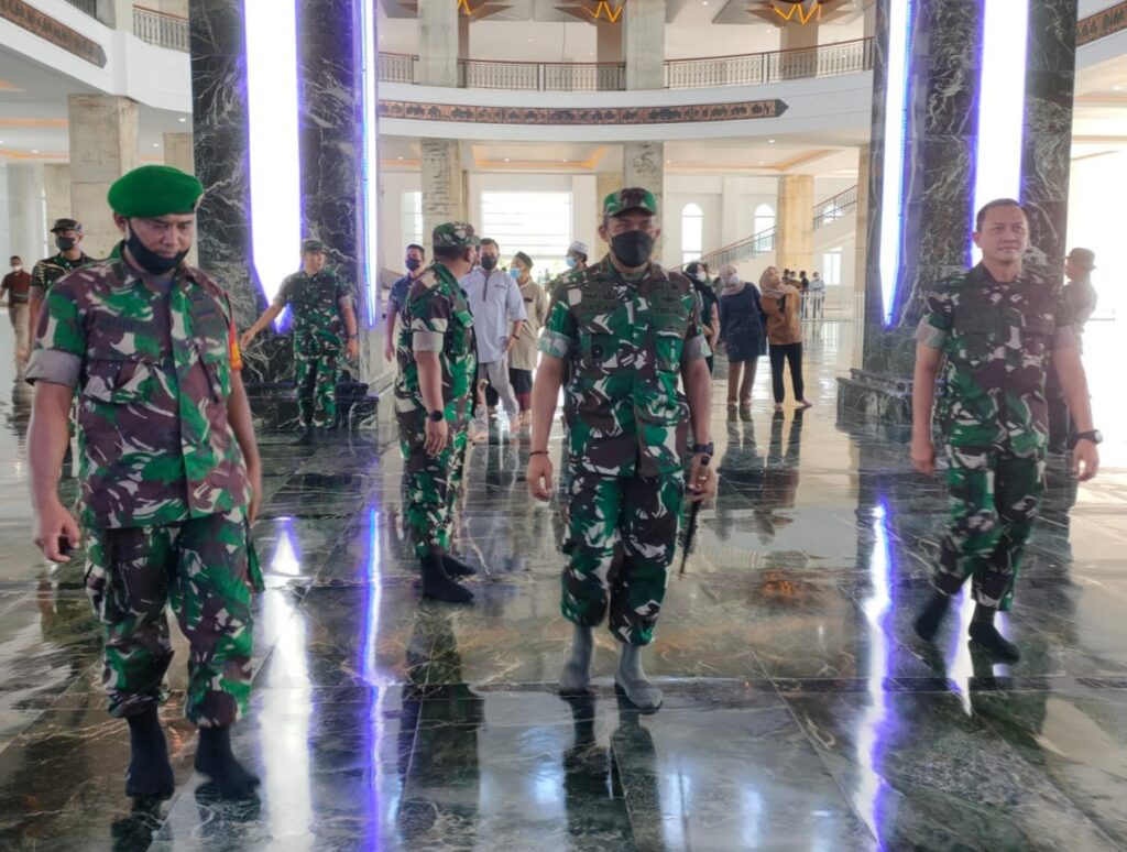 Pangdam Iskandar Muda Puji Kemegahan Masjid Giok Nagan Raya | Waspada Aceh