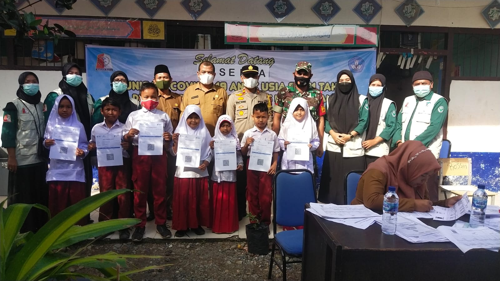 72 Pelajar SD Krueng Itam Tadu Raya Jalani Vaksinasi Dosis Pertama thumbnail
