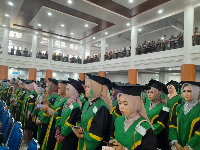 Wisudawan UIN