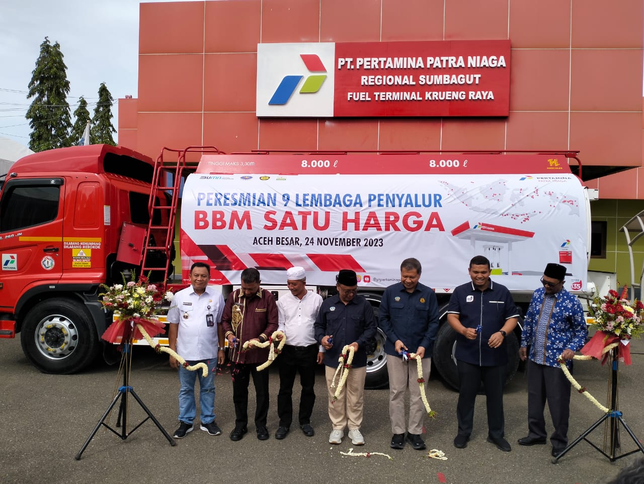 Pertamina Dan BPH Migas Resmikan 9 Lembaga Penyalur BBM Satu Harga ...