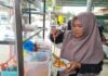 Dari Gerobak Mie Caluek, Kak Dek Merajut Kembali Harapan Pascabanjir di Pidie Jaya